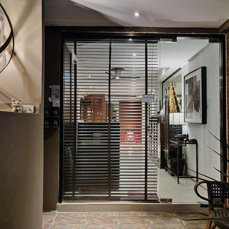 Check In Saladaeng (Adults Only) Hotell Bangkok Exteriör bild