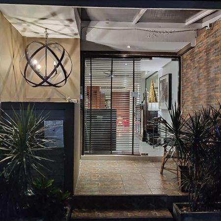 Check In Saladaeng (Adults Only) Hotell Bangkok Exteriör bild