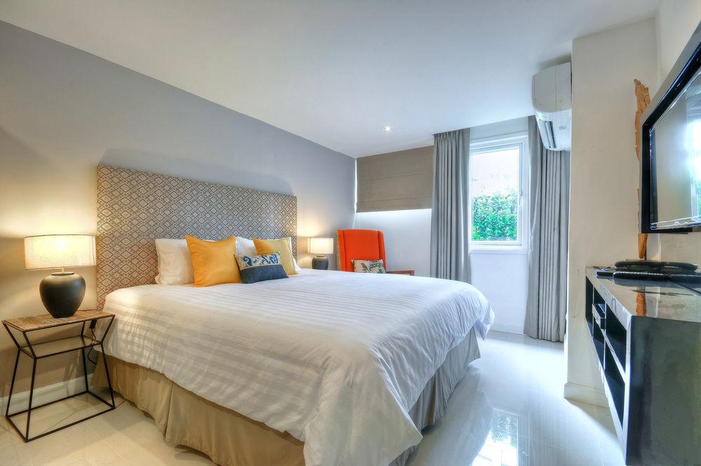 Check In Saladaeng (Adults Only) Hotell Bangkok Exteriör bild