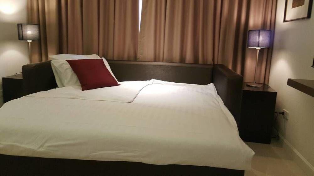 Check In Saladaeng (Adults Only) Hotell Bangkok Exteriör bild