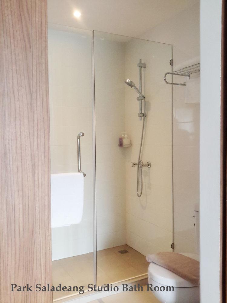 Check In Saladaeng (Adults Only) Hotell Bangkok Exteriör bild