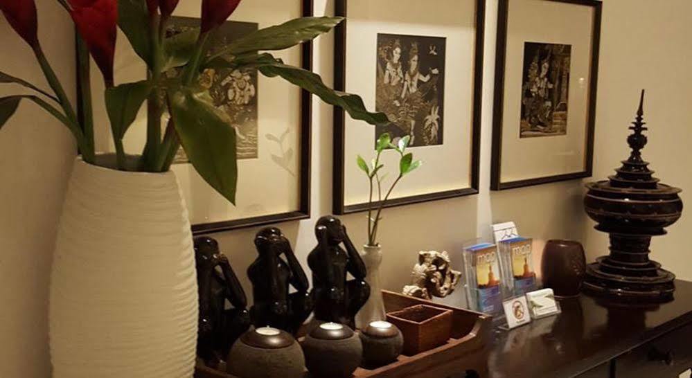Check In Saladaeng (Adults Only) Hotell Bangkok Exteriör bild