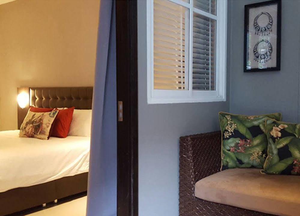 Check In Saladaeng (Adults Only) Hotell Bangkok Exteriör bild