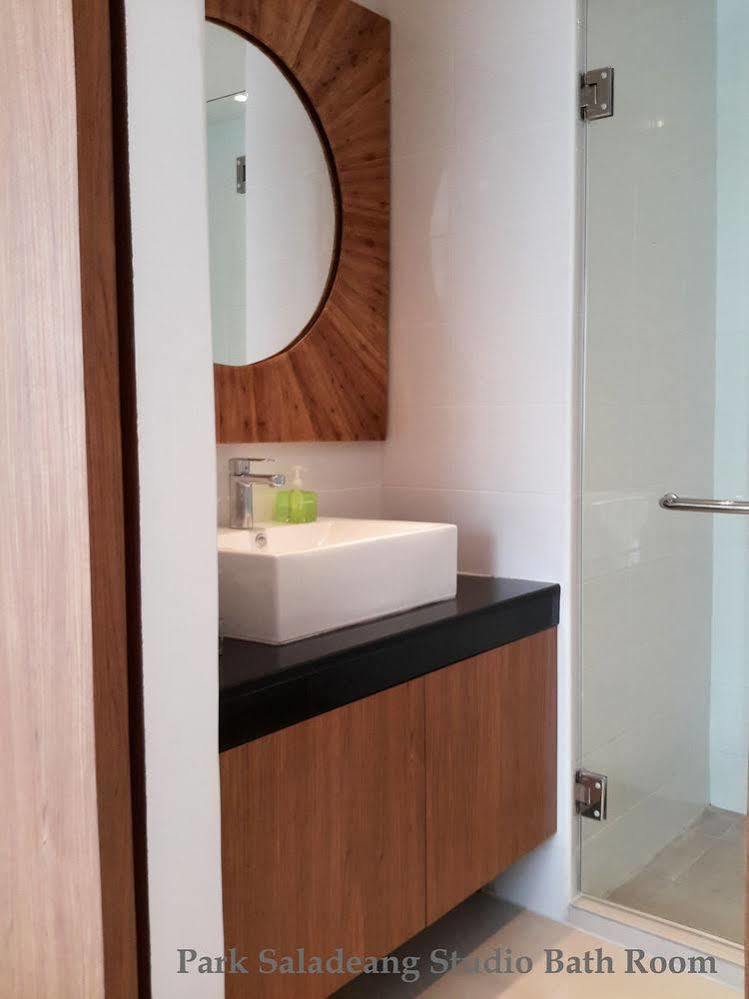 Check In Saladaeng (Adults Only) Hotell Bangkok Exteriör bild