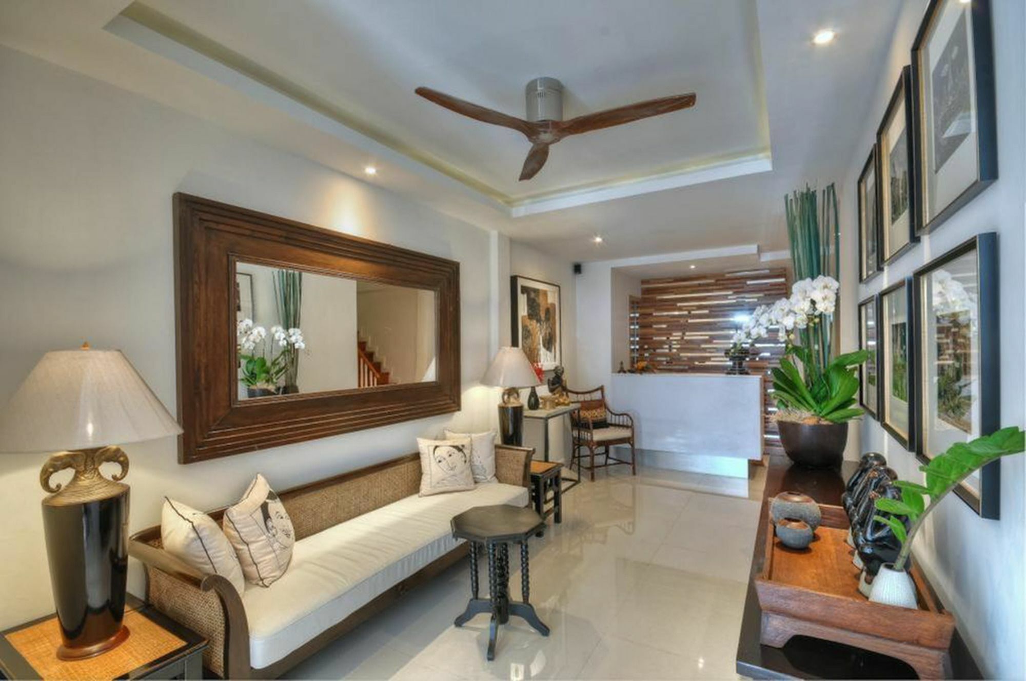 Check In Saladaeng (Adults Only) Hotell Bangkok Exteriör bild