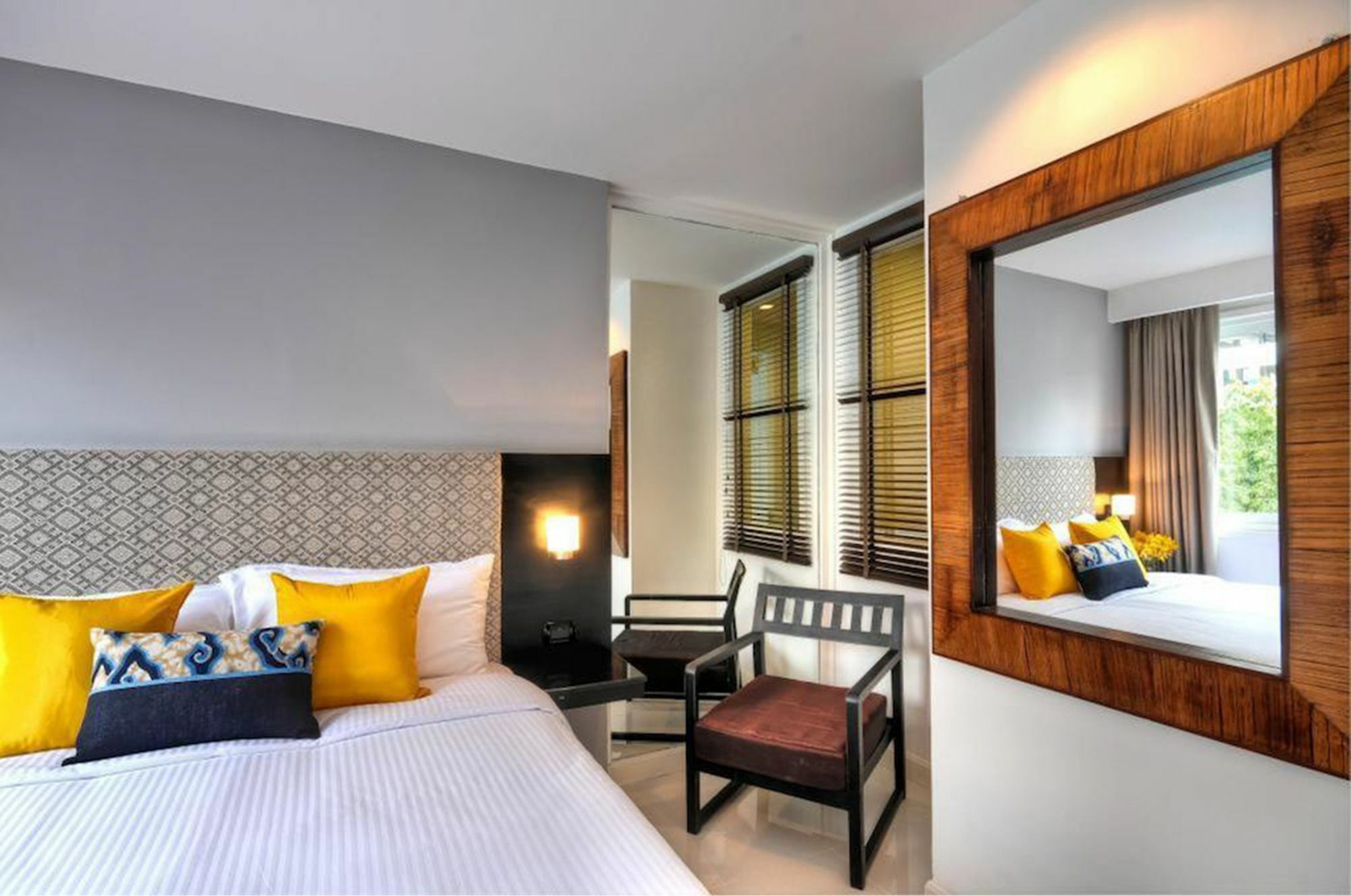 Check In Saladaeng (Adults Only) Hotell Bangkok Exteriör bild