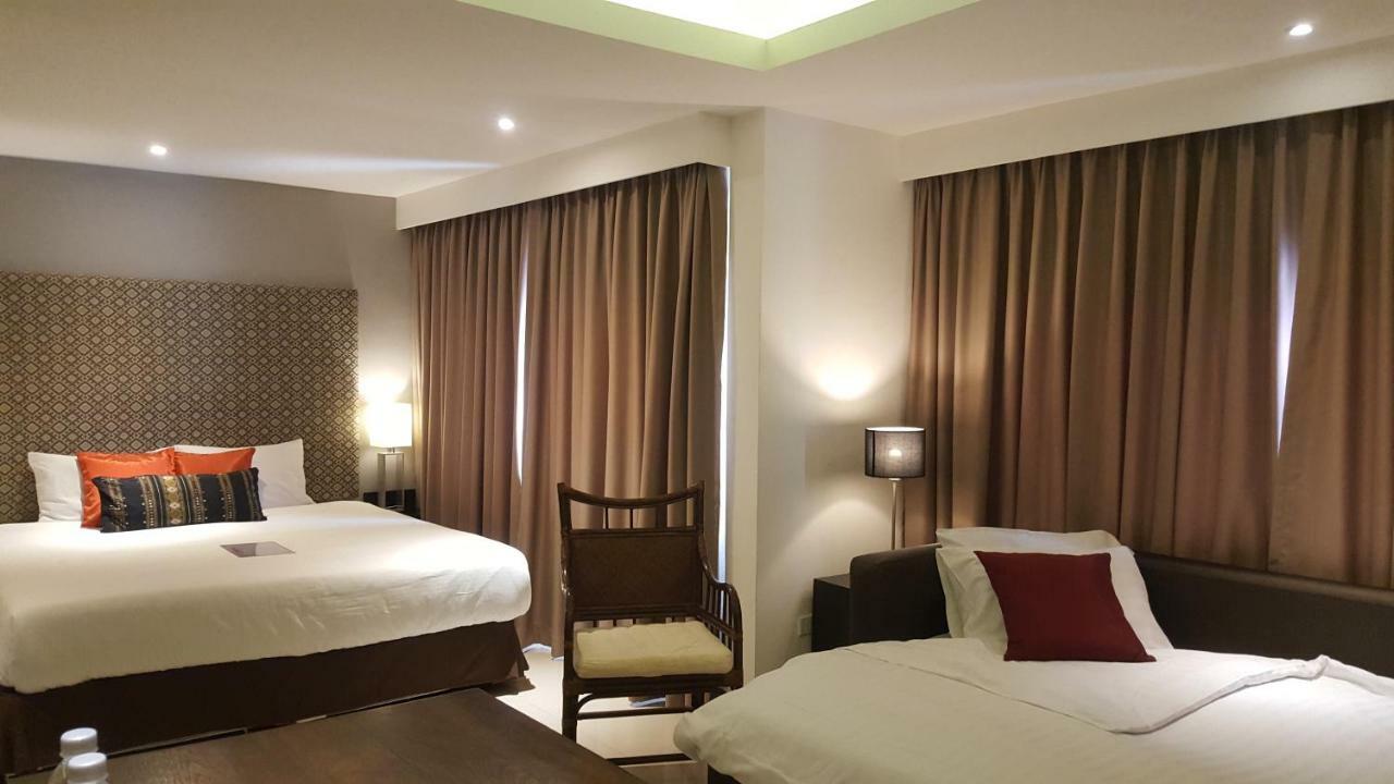 Check In Saladaeng (Adults Only) Hotell Bangkok Exteriör bild