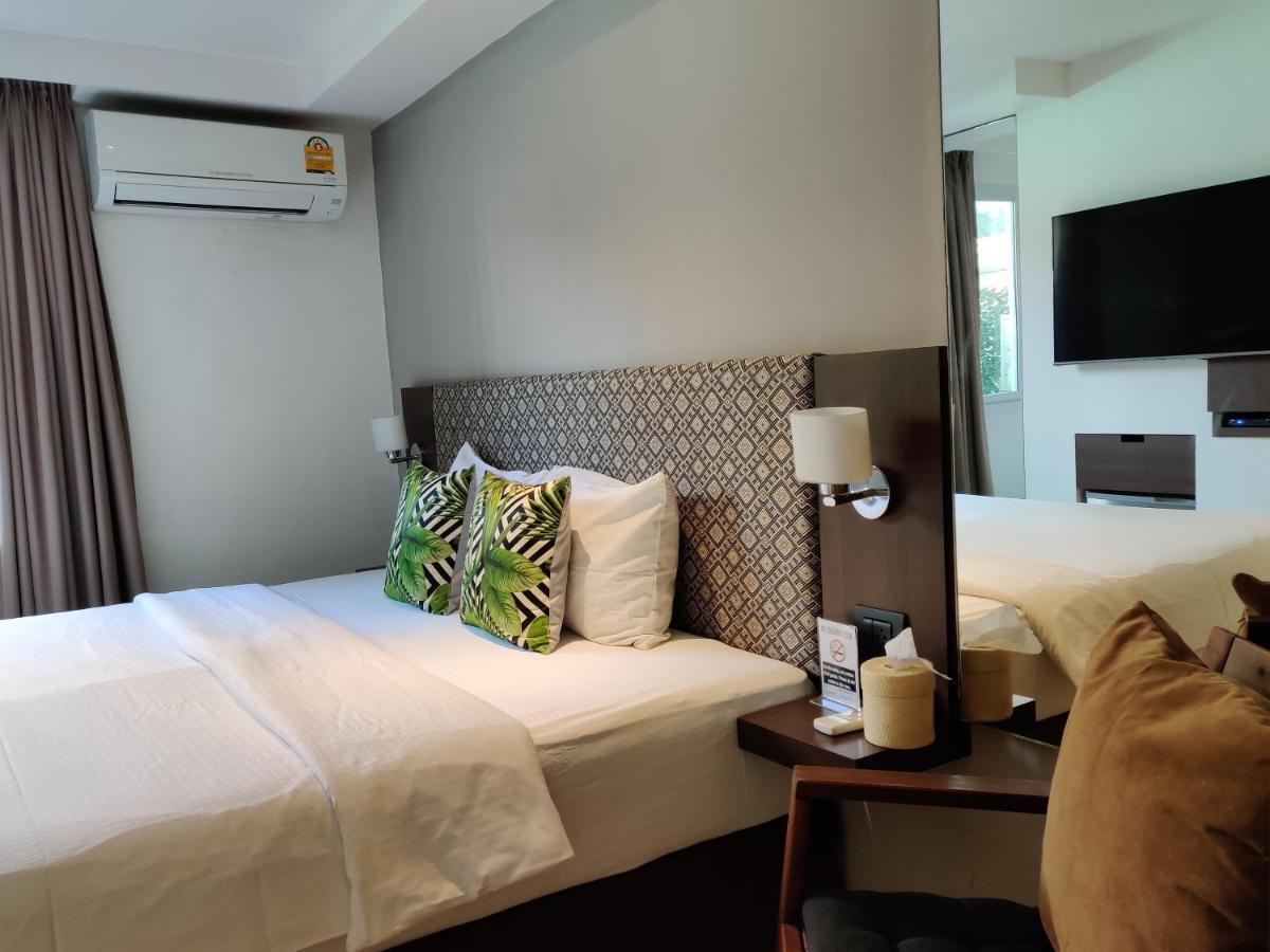 Check In Saladaeng (Adults Only) Hotell Bangkok Exteriör bild