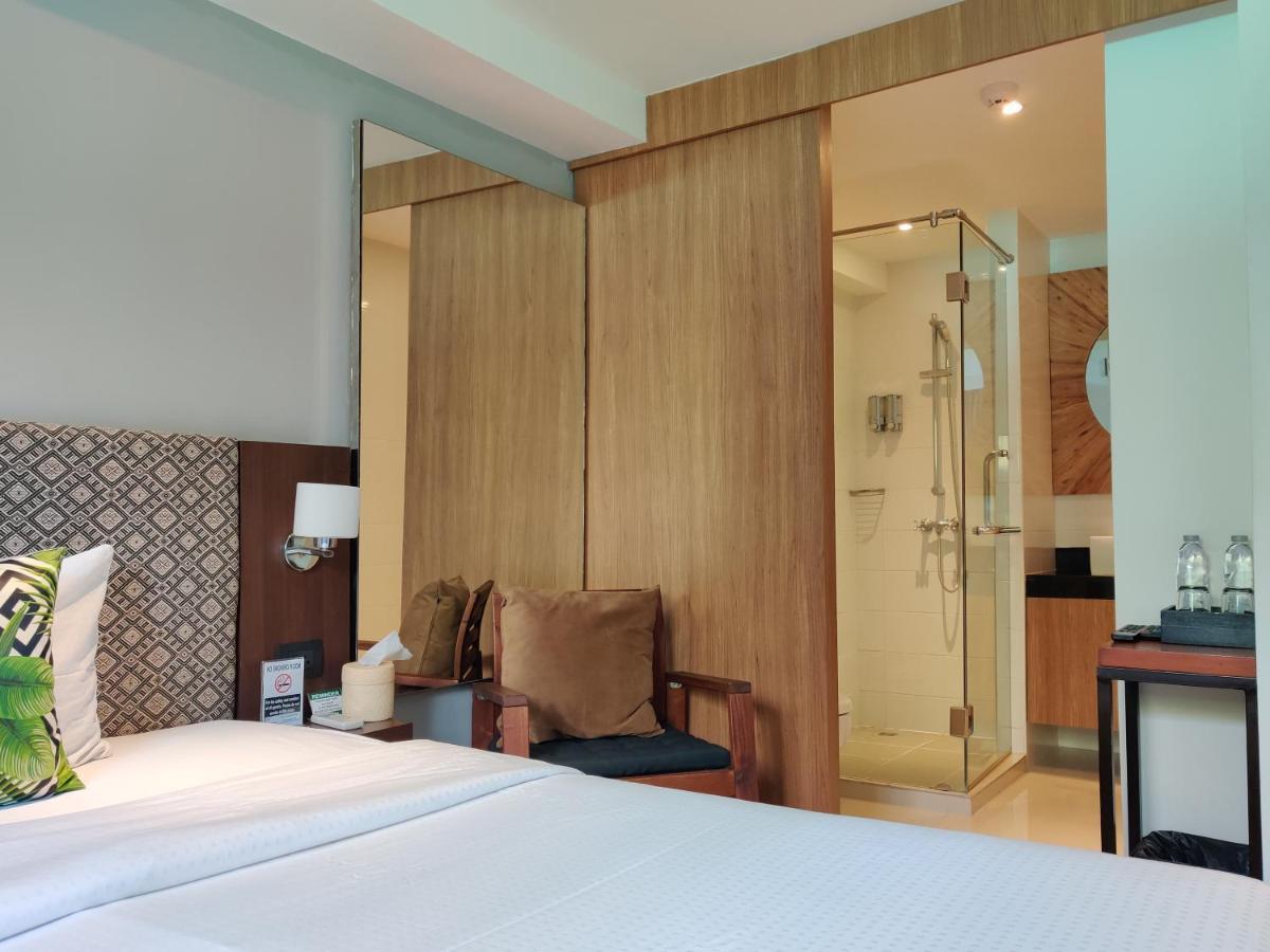 Check In Saladaeng (Adults Only) Hotell Bangkok Exteriör bild