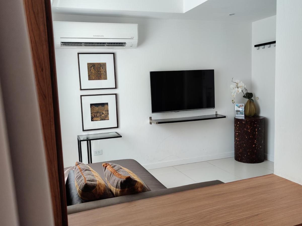 Check In Saladaeng (Adults Only) Hotell Bangkok Exteriör bild