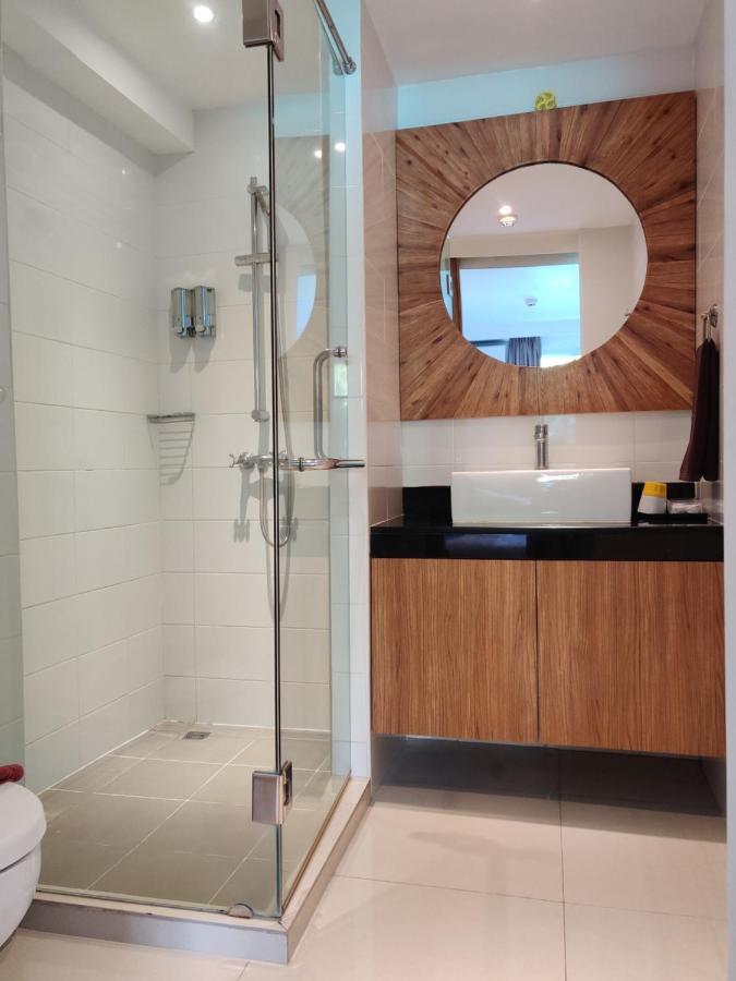 Check In Saladaeng (Adults Only) Hotell Bangkok Exteriör bild