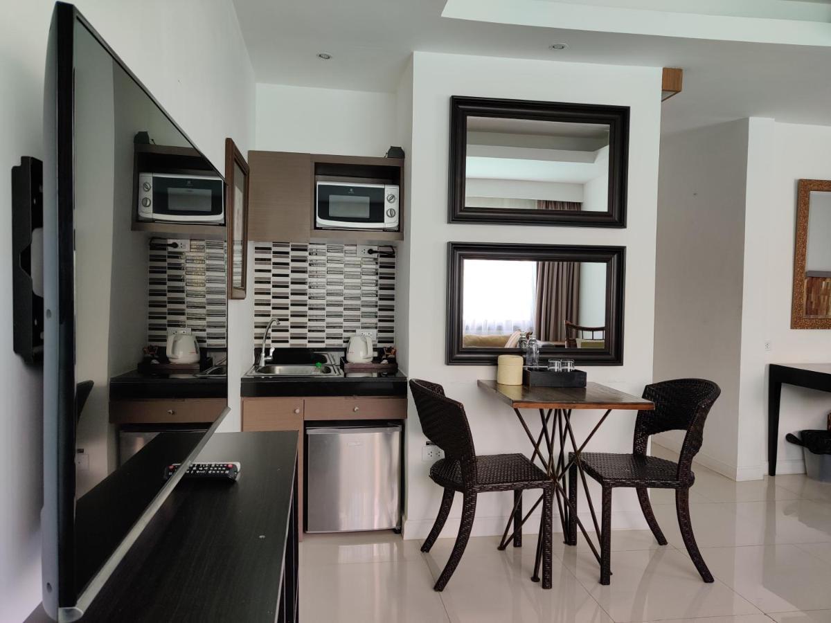 Check In Saladaeng (Adults Only) Hotell Bangkok Exteriör bild